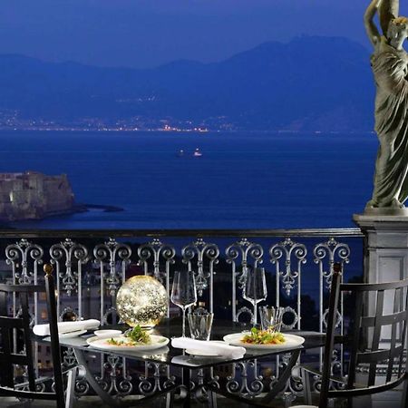 B&B I Borboni Napels Buitenkant foto