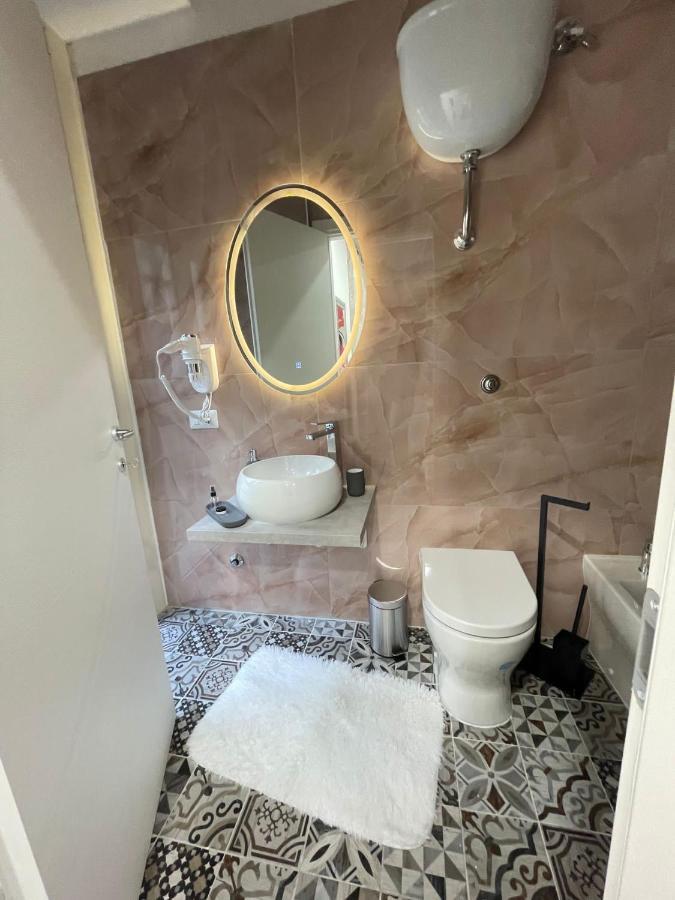 B&B I Borboni Napels Buitenkant foto
